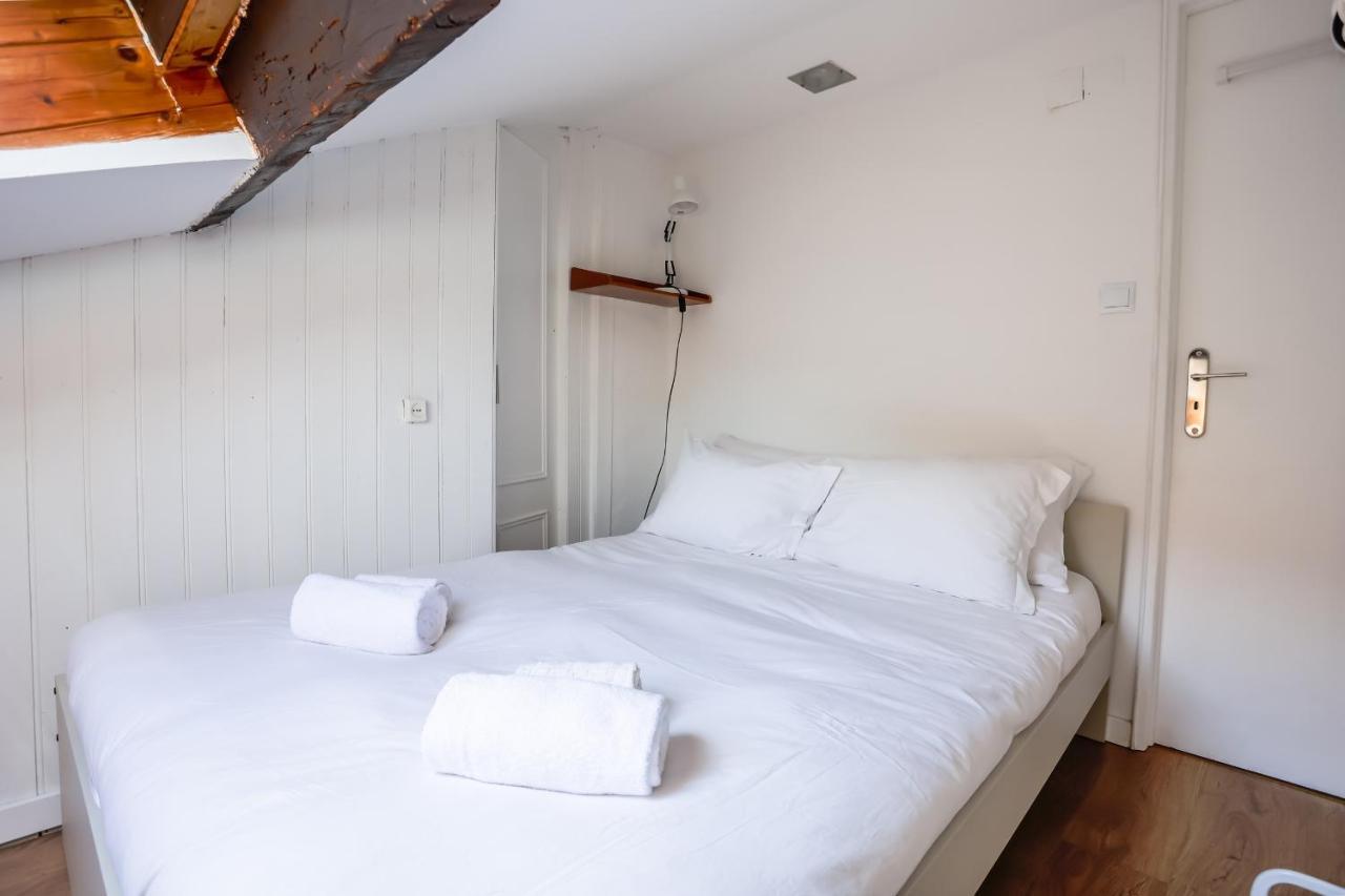 Cozy 3 Bedroom Apt In Lively Bairro Alto Lisbona Esterno foto